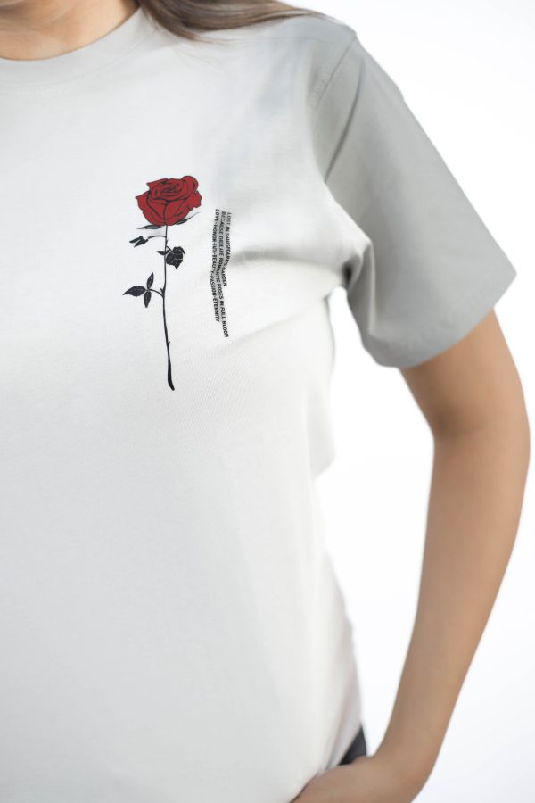 ⁦GRAY T-SHIRT FLOWER⁩ - الصورة ⁦3⁩